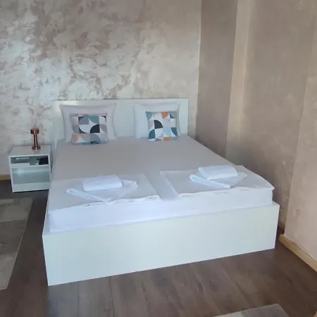 アパート Menrat ノヴィ・サド